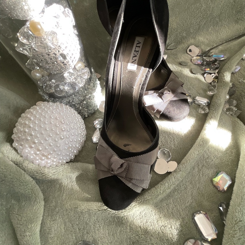Alfani cutout suede pumps.